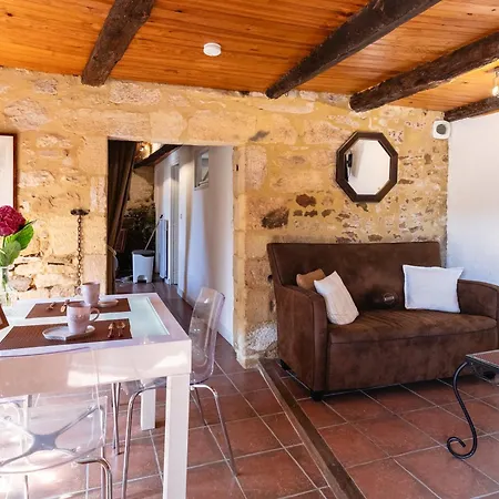 Votre Nid Douillet, Au Coeur Du Village Medieval De Apartmán *