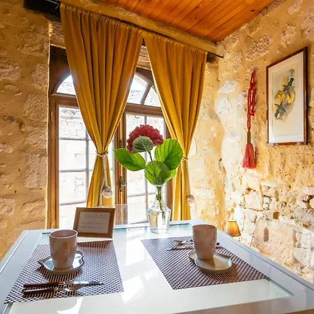 Votre Nid Douillet, Au Coeur Du Village Medieval De Apartmán