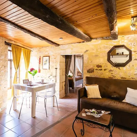 Apartmán Votre Nid Douillet, Au Coeur Du Village Medieval De *