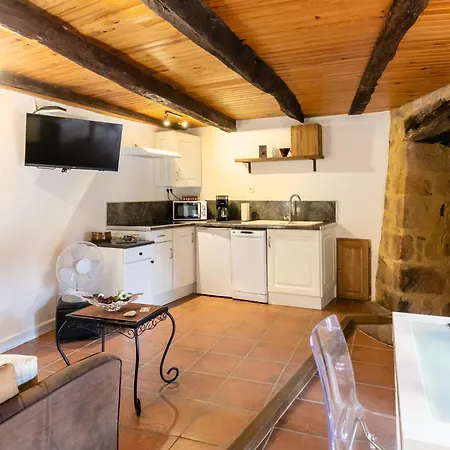 Votre Nid Douillet, Au Coeur Du Village Medieval De Apartmán *